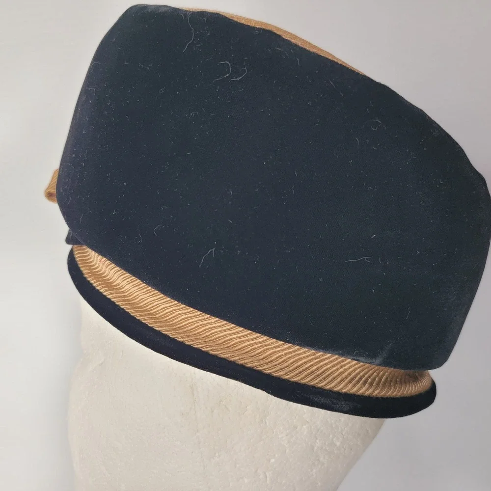 Oleg‎ Cassini Pillbox Hat Womens Black Velvet Gold Grosgrain Bow Vintage